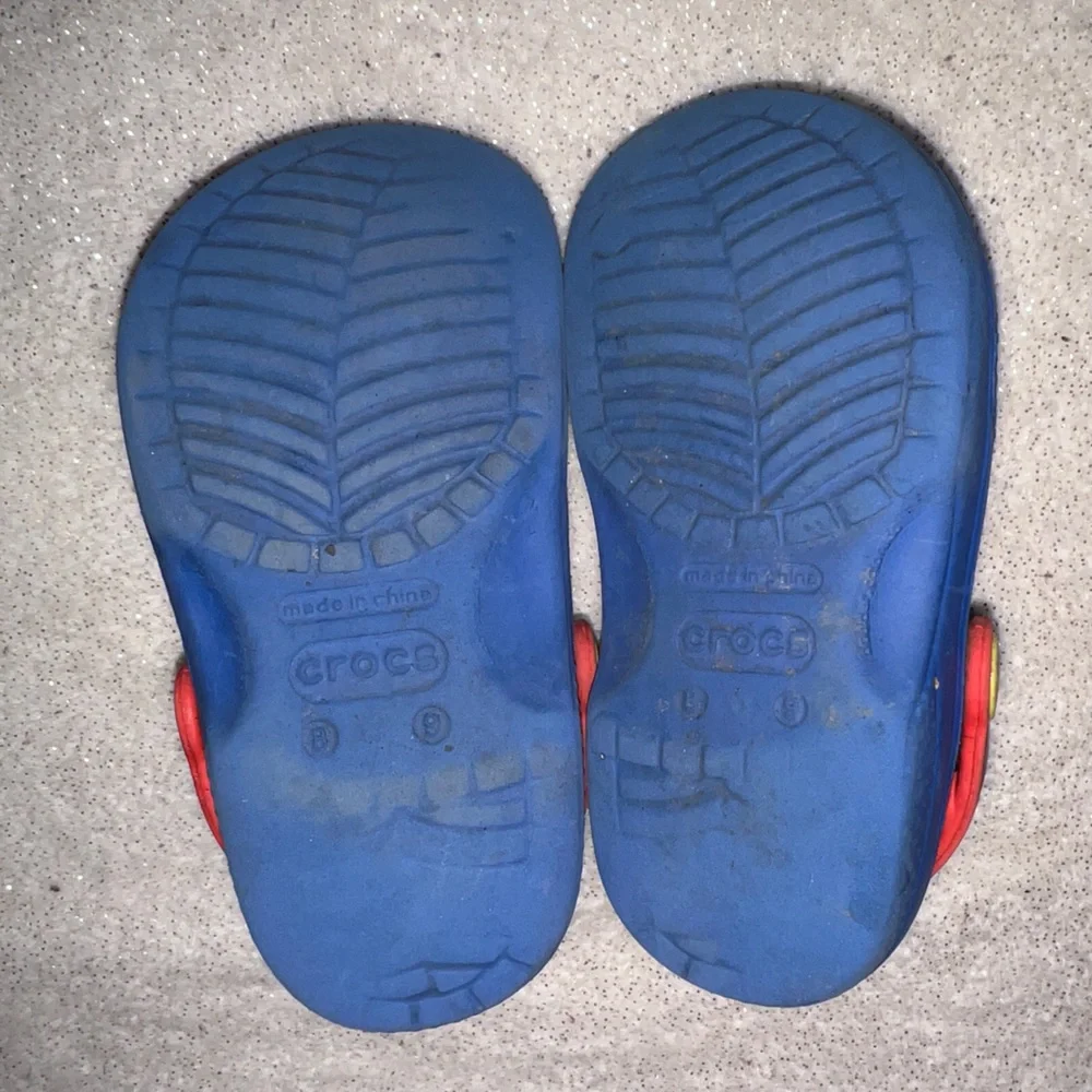 CROCS Kids TM & DC Comics Superhero Clog Shoes | Size 8 / 9 | Blue | Red |